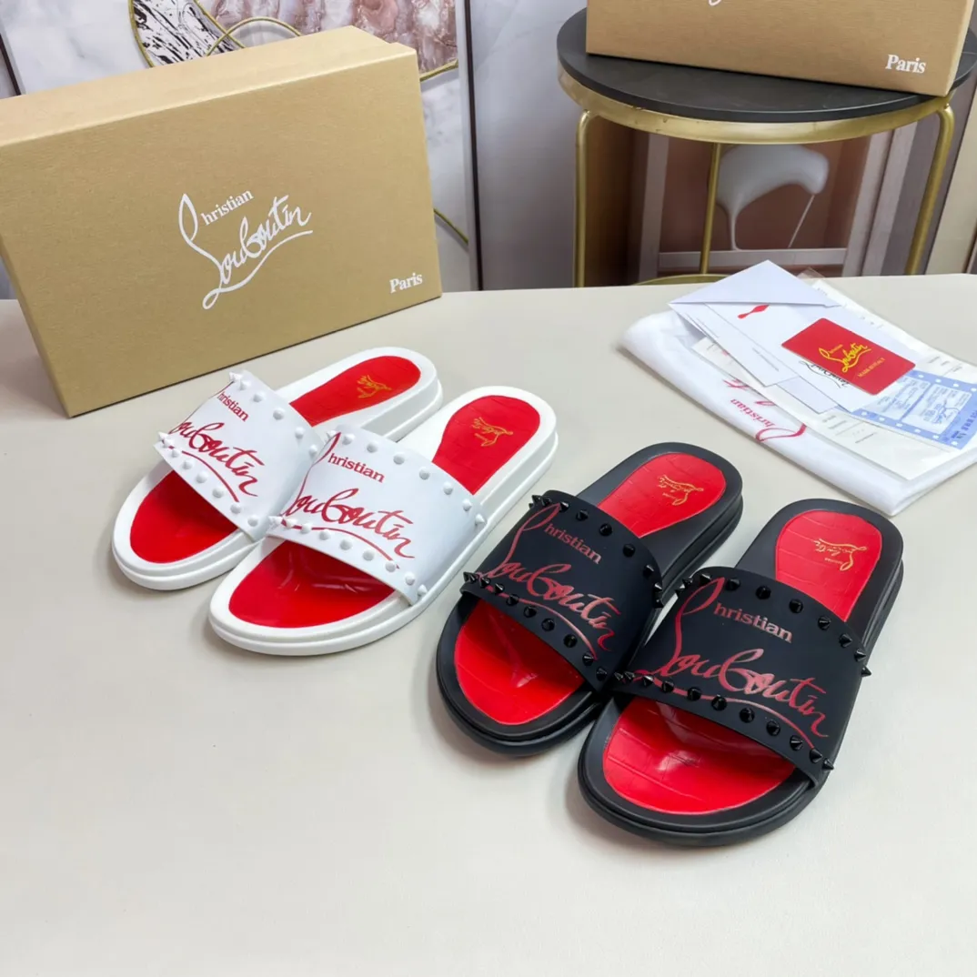 [CL red sole shoes] P: 340💰 size 38-45 Men’s classic slippers, made on the official website 1:1, the original factory specializes in original materials ➖ OEM 3D printed patterns, all hand-nailed and made ➖ Ultra-light non-slip outsole. Super fashionable and super comfortable, handsome on the feet, a must-have for men in summer! !
